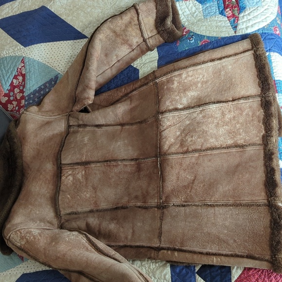 Vintage Sheepskin coat - Picture 5 of 12